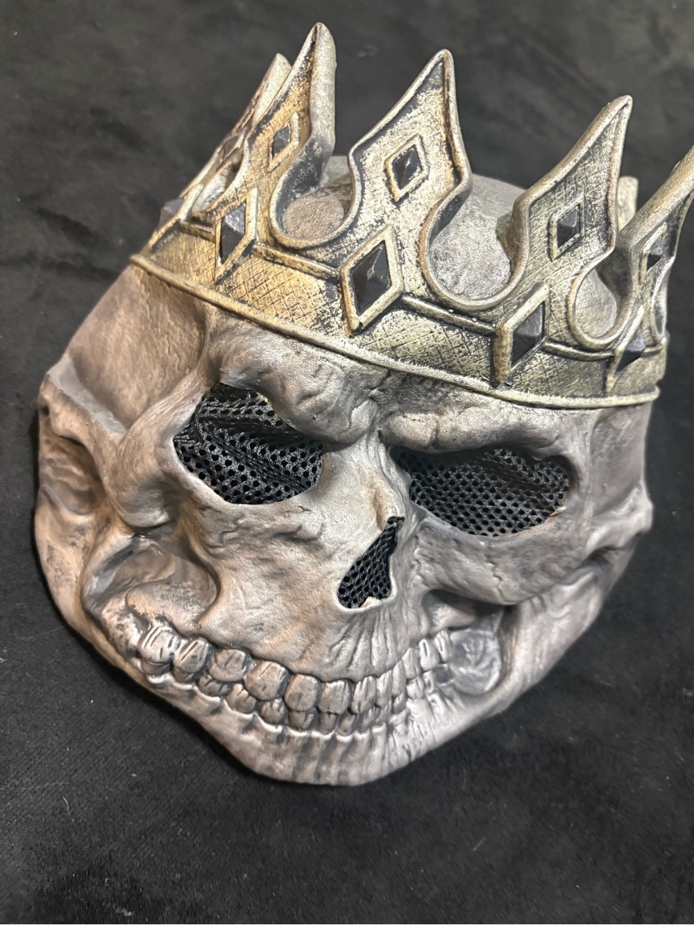 Decorative Metallic Silver Skull with Crown - Home Accent. Halloween Mask